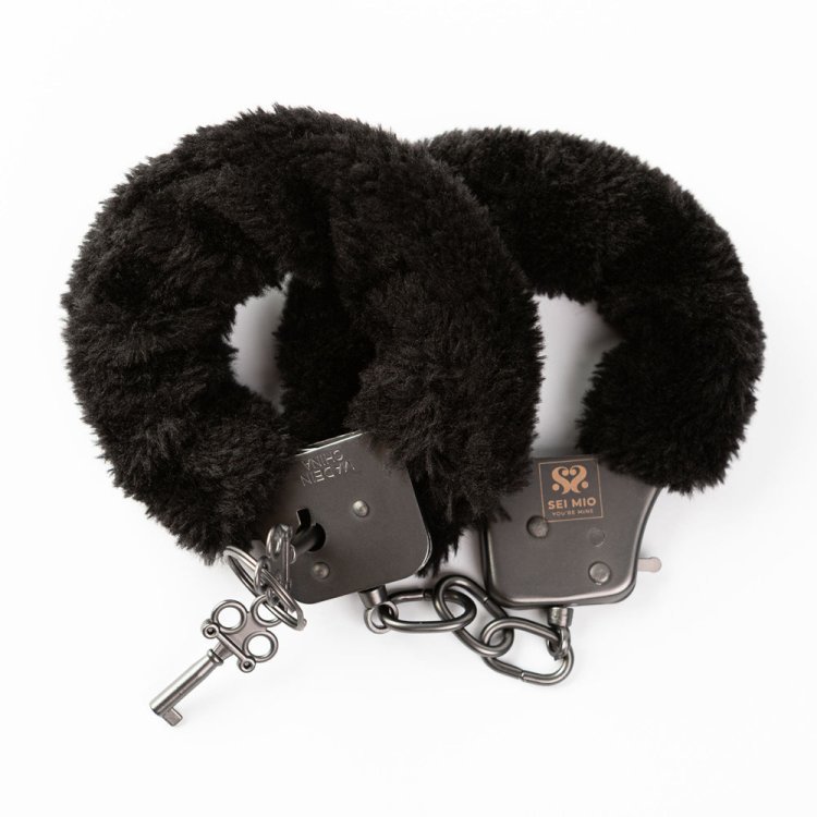 (image for) SEI MIO Cuff Love Furry Metal Handcuffs